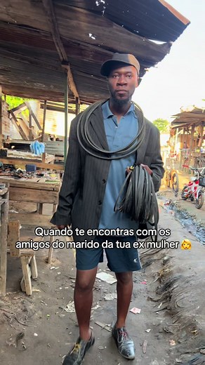 Quando te encontras com os amigos do marido da tua ex mulher 👩
