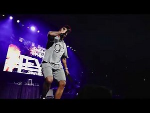 Chingy performs his classic song Right Thurr live in concert