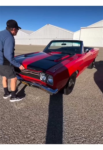 Hemi powered 1969 Plymouth Sport Satellite #mopar #moparnation #moparlife #moparornocar #dailymopar #plymouth #plymouthsatellite #satellite #sportsatellite #convertible #americanmuscle #musclecars #classiccars #hemi #hemiv8 #426hemi @Dodge