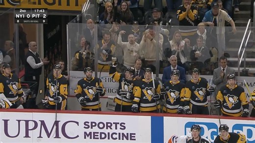 Crosby gets standing ovation