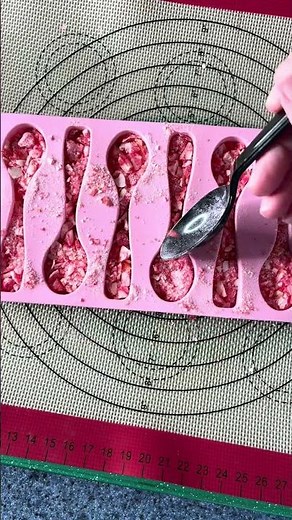 Easy Candy Cane Spoons for Hot Cocoa ☕❄️ | Perfect for Cocoa Bombs!#candycane #hotcocoa #cocoabombs