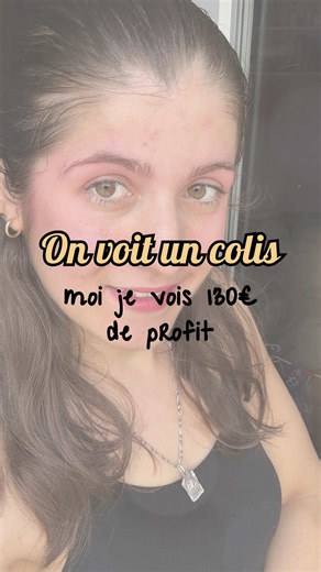 Quand on voit cette vidéo, on pourrait penser que c’est juste un colis Mais derrière cette boîte, il y a 130€ de profit Et surtout une chose que beaucoup de personnes ignorent : c’est exactement comme ça que mon activité s’est construite Pas avec un gros coup de chance Pas du jour au lendemain Juste colis après colis Et au bout d’un moment… ça finit par faire une vraie différence 👉 Si tu es curieuse de savoir comment ça fonctionne, écris « COLIS » #revenucomplementaire #mompreneur #colis #busin