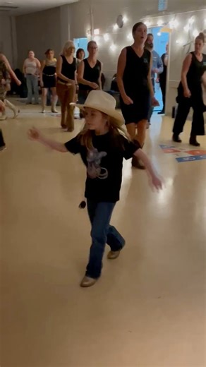 Her current favorite dance of the moment! 🤠✨ A huge thank you to COUNTRY NT for the amazing welcome at the Boucherville dance night. 💛💃 And thank you to Mick Country Pop Dancers for supporting her every week and fueling her love for country dancing even more. 🤍🤠✨ Sa danse coup de cœur du moment! 🤠✨ Un immense merci à Country NT pour l’accueil incroyable à la soirée de danse à Boucherville. 💛💃 Et merci à Mick Country Pop Dancers Mick Lacasse de l’accompagner chaque semaine et de nourrir e