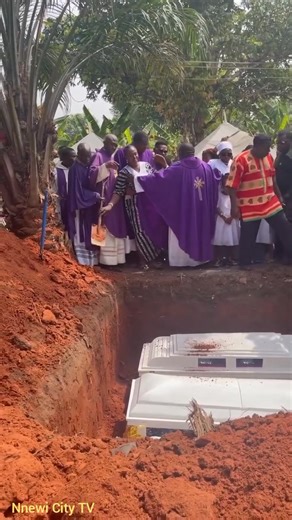 Sad Moments from the 3 Omatu brother's burial ceremony May their souls rest in peace | Nnewi City TV