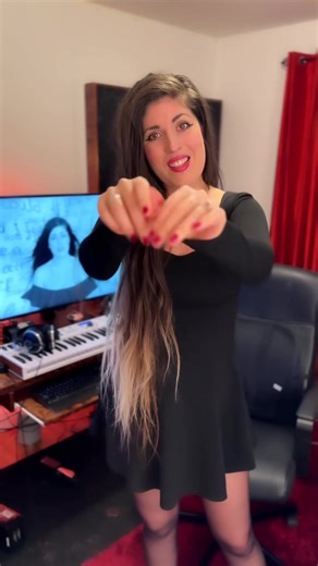 Hii my sweets! My new song “How I Feel” will be published on YouTube this Saturday, the 2nd of March at 12pm Montreal time. This is an emotional piece, I hope you will be there with me ❤️🎵 I see you soon! | Julia Westlin