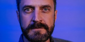 Seared Star Raúl Esparza Considers Why 'Chefs Are So Hot' and the Possibility of Tattoos in His Future