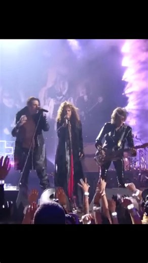 70s.80s.90s Music on Instagram: "Steven Tyler, Joe Perry & YUNGBLUD performs Ozzy tribute at 2025 MTV Video Music Awards #vmas2025 #aerosmith #steventyler #joeperry #yungblud #VMAs"
