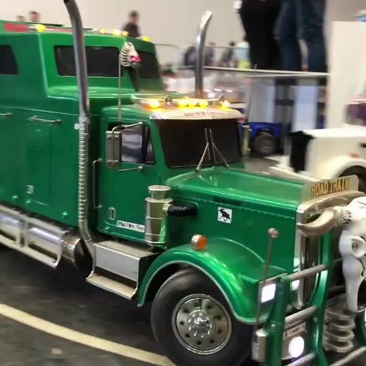 Amazing RC truck! #rctruck #rcmodel #modellbau #rcmodellbau #modelltruck #roadtrain