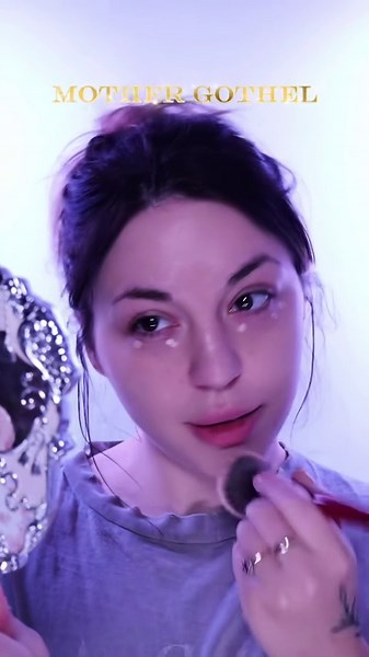 Jaw-Dropping Tangled Makeup – Becoming Mother Gothel Is Unreal!