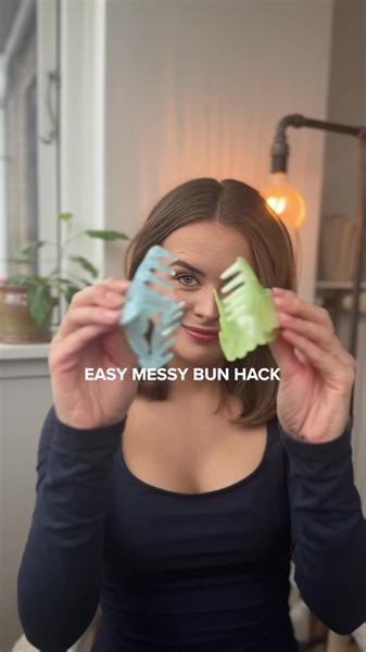3K views | Why is it so hard to make the perfect messy bun?‍♀️ Here’s an easy hack to make it happen!✨ #messybunmagic #hairhack #bunhack #extravolume #messybun #hairclip #hack #hairtutorial #buntutorial | Goodiebox | Facebook