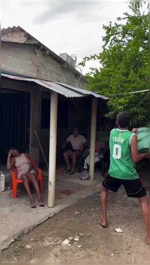 Family prank 😂😂😂😂#funny #prank #bromafamiliar #FamilyFun #usa🇺🇸 | pranks