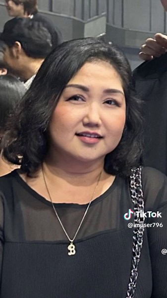 Win Metawin and Bright Vachirawit with Win's Mother - Heartwarming Moment