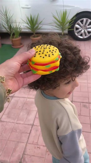 حمادة دائمآ عم يخسر 😅#challenge #اكسبلور #ضحك #funny #yotubeshorts #yotube #ترفيه
