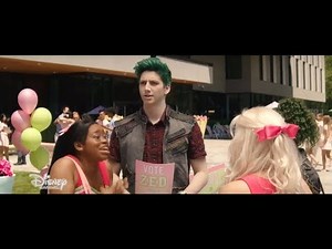 Zombies 2 - Bree's rooting for Bucky over Zed