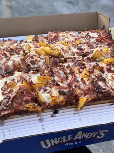 Uncle Andy's Pizza: Michigan's Best?