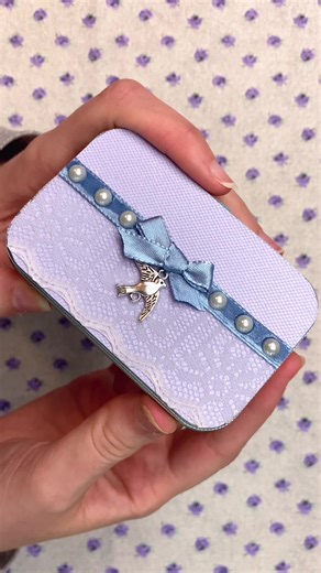 A ton of you requested a @Taylor Swift themed “Altoids wallet”, so of course I had to make one! 🩵 Since 1989 TV is coming out next month, that’s the album I went with. I guess I could do “Eras wallets” like we did for the bracelets, but I’d have to get more tins 😅 If you read this far - are you going to see the Eras movie? If so what are we wearing? I’m trying to think of something Taylor Swift coded but comfy 🤔 #altoidswallet #altoids #altoidstin #altoidswalletdiy #easycraft #pinterestaesthe