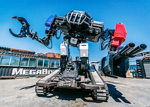 Megabots Team Tests The MK3 “Eagle Prime” Before The Giant Robot Duel