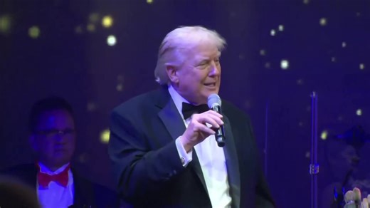 This is simply stunning! An artist created a painting of Jesus tonight at Mar-a-Lago. President Trump then auctioned off the artwork. It sold for nearly $3 million. The president gave half the money to St. Jude Childrens Research Hospital and the rest to the local sheriff's department. God bless our president! | The Mighty 990