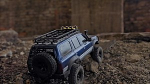 FMS FCX18S 1/18 Land Cruiser LC80 S Toyota RC Rock Crawler RTR 4x4 Off-Road Waterproof RC Trucks All Terrains RC Car with 45min Play time,2 Speed transmission,LED Lights for Adults and Beginner(YL)