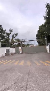 👇🏻😨Camiones pesados se “adueñan” de la entrada a Paraje Nuevo, se estacionan a media calle y no dejan pasar Región.-Los trailer se convirtieron en un problema grave para quienes transitan a la altura de la entrada a Paraje Nuevo, las unidades pesadas que laboran en unas de azúcar se adueñaron de la carretera que lleva a Potrero, debido a que realizan maniobras a mitad de ambos carriles y paralizan el tránsito vehicular. Sin importar el caos que provocan, se quedan varados por minutos obstruye