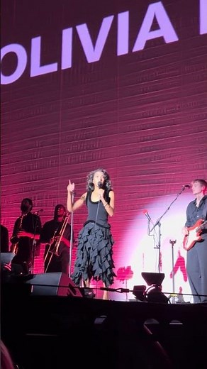 Ok Love You Bye - Olivia Dean (LIVE @ Madison Square Garden)