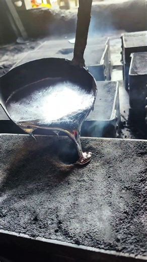 Molten Aluminum Pour in Foundry #experiment