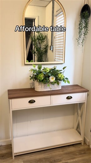 Affordable Farmhouse Style Table for Nooks