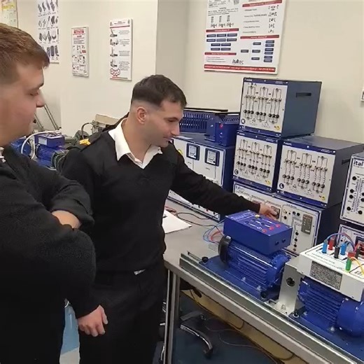 TEENS Ακαδημία Εμπορικού Ναυτικού on Instagram: "Στα πλαίσια του μαθήματος Marine Electrotechnology, oι σπουδαστές του τμήματος Ηλεκτρολόγων-Ηλεκτρονικών εκπαιδεύονται πάνω στις μεθόδους εκκίνησης κινητήρων. #TEENS#ACADEMY#ETO 📞 22710 85019 / 22710 85018 ✉️info@teensmma.gr 📍 Αεροπόρου Χρ. Ροδοκανάκη 38, 82132, Χίος"