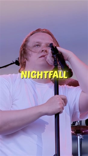 🥹💙 crowd finishes the song for him..