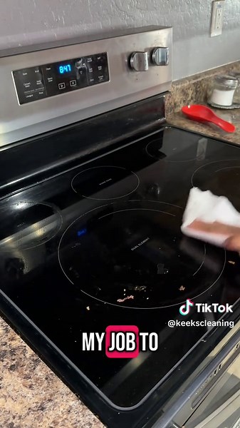 How to Clean a Glass Stove Top Effectively