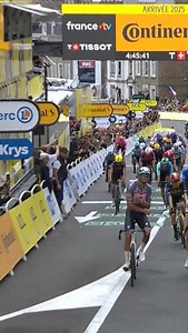 S.Bernardo water 💧 for Simone Velasco after an uphill sprint, where he finished 9th. @acquasanbernardo | @simosnack #AcquaSBernardo #XDSAstanaTeam 🎥 @vandermeer.cinematography / A.S.O. | XDS Astana Team
