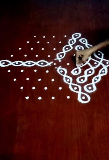 9x5 Sikku Kolam | Simple Daily Kolam Design | Easy Rangoli for Beginners #shorts