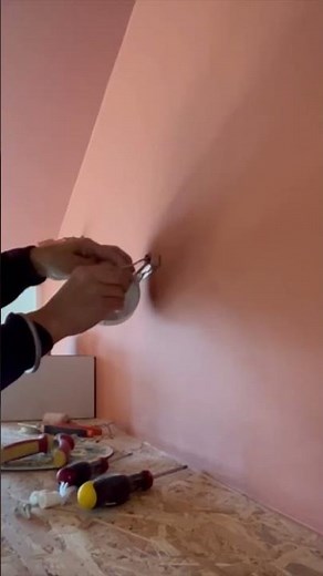 Installation d’une applique murale