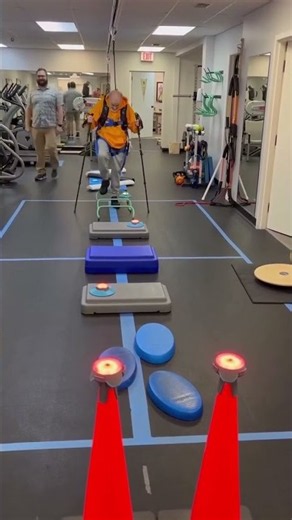 Obstacle courses = real progress in gait training! 🎯 #solostep