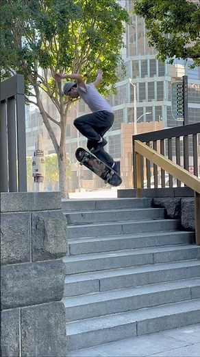 When Life Imitates Art 🖼️ 🎮… ‪@skatecitygames‬ ​ #berrics #skateboarding #skatecityny