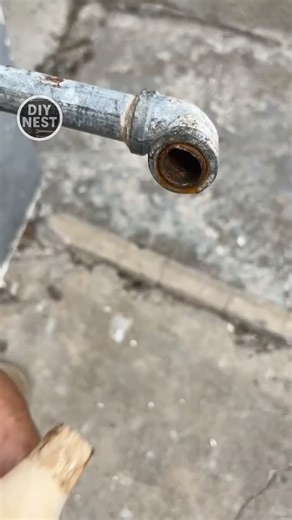 Great DIY plumbing ideas! How to remove a broken faucet thread from a pipe #diy #plumbing #ideas