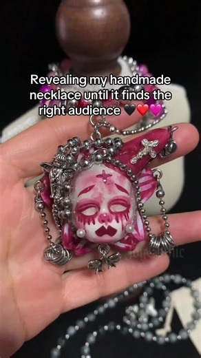 I need more goth girls who wear dark pieces boldly🖤🖤🖤 #gothicstyle #pastelgoth #joygothic #etsyhandmade #vampiregoth