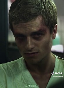 Katniss Everdeen's Emotional Moment in the Hunger Games