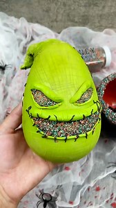 Halloween sweets and treats! Follow @beautyanddasweetz for some creative and spooky treats! https://www.instagram.com/beautyanddasweetz/ | Tasty