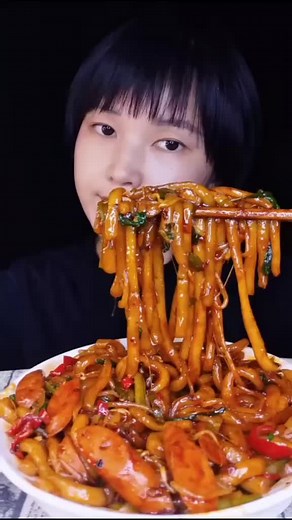 #fyp #foryoupage #foodasmr #food #satisyfying #mukbang #eating #eatingshowasmr #eatingshow #fasteating #asmr #asmrsounds #ramen #spicyramen #noodles