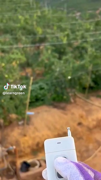 Sistem Irigasi Otomatis dengan Remote Control