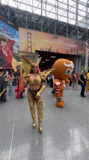 318K views · 7.9K reactions | New York Comic Con Day 3 Saturday New York Comic Con Cosplay  #fblifestyle #thenycwalkingshow #newyork #ComicCon2025 #comiccon | The NYC Walking Show | Facebook
