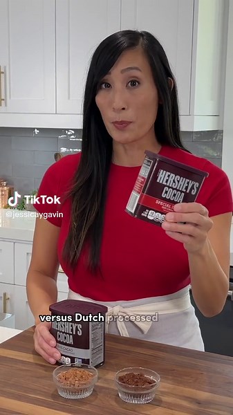 What’s the difference between dutch processed and natural cocoa powder? Let’s find out! #cocoa #dutchprocessedcocoa #cocoapowder #bakingtips #baking #cheflife #foodtok #bakedgoods
