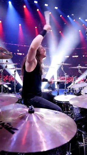 live Parformar On 1 best Drums player