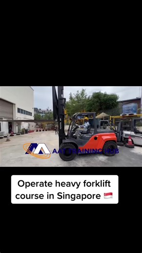 Heavy Forklift Course in Singapore: Training, Safety, and License Application