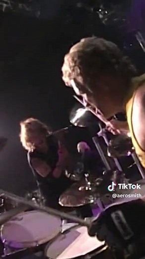 Guitar Solos by Joe Perry at Girls of Summer Tour