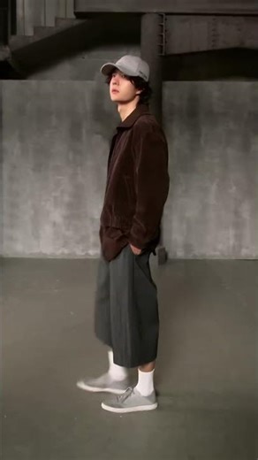 来自 JIMMY CHOO 品牌全球代言人 王一博 惊喜已投递 请查收