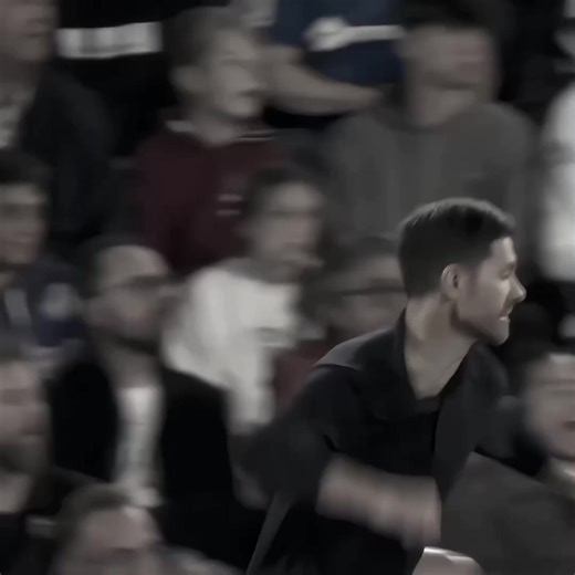 We didnt want you to get fired. Thank you, mister...😔 #realmadrid #xabialonso #despedido #xabi #sad