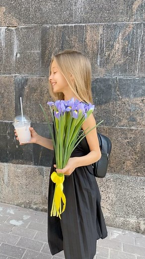 Anna Pavaga on Instagram: "🖤"