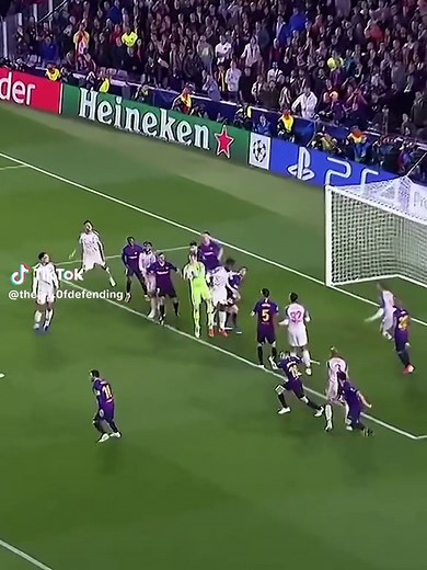 Virgil van Dijk defending skills — best moments and techniques